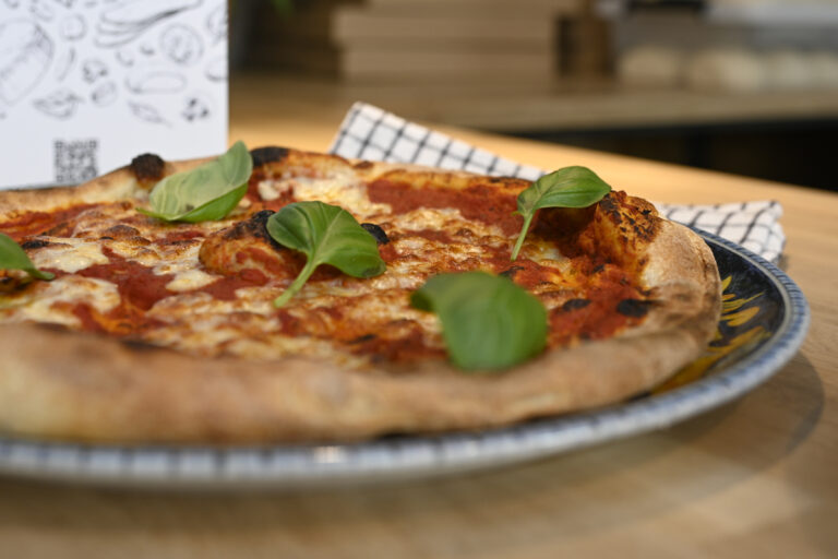 Wyjątkowa pizza z pieca – smaki, które pokochasz